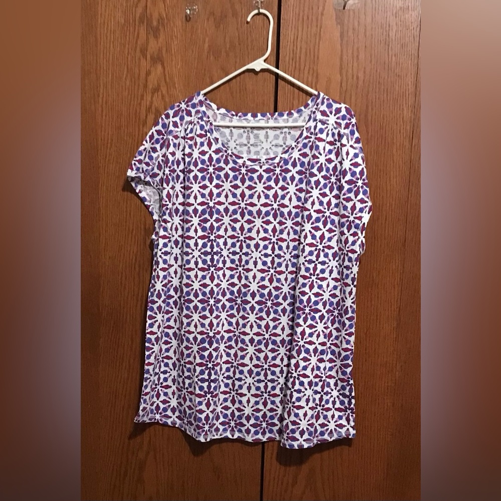 NWOT Woman Without Size 22/24 1X Purple Patterned Short Sleeve Top Shirt